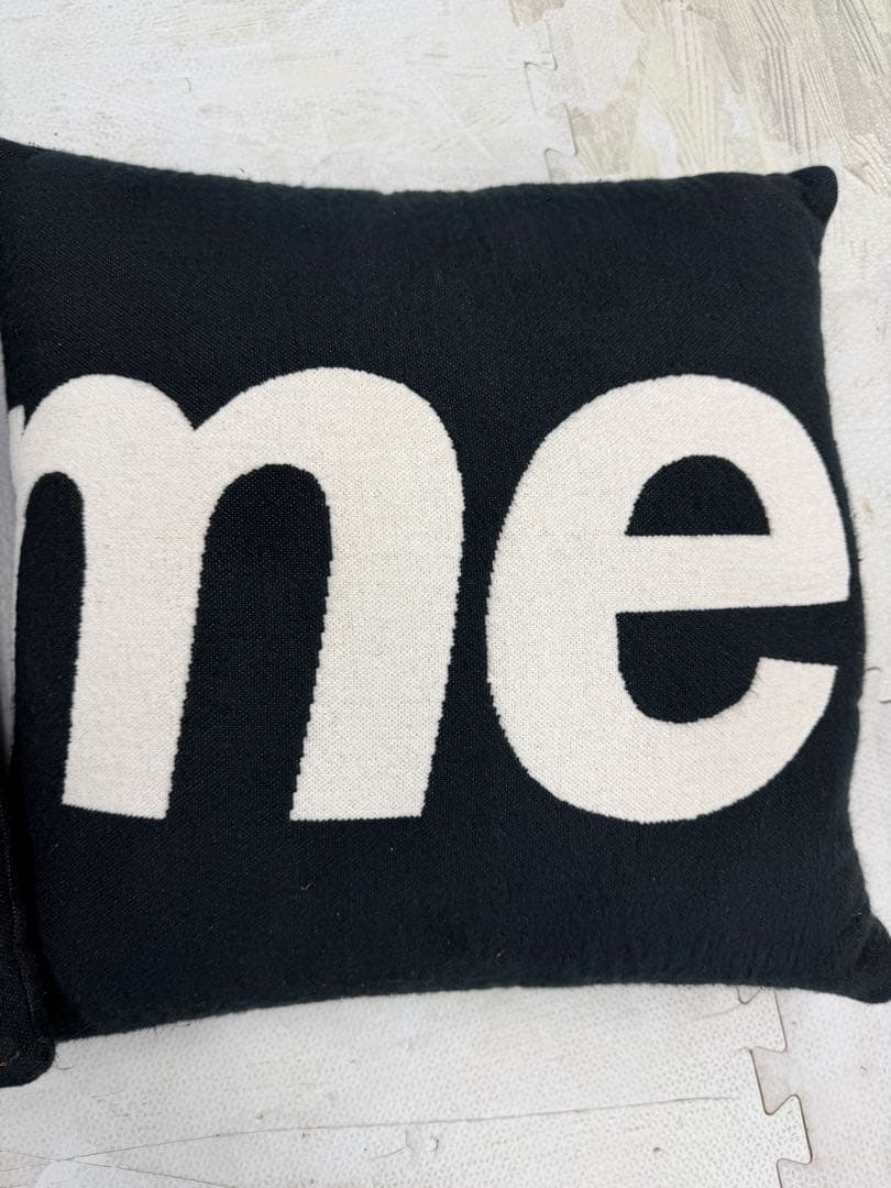 supreme ジュール・パンスの3連コラボクッション