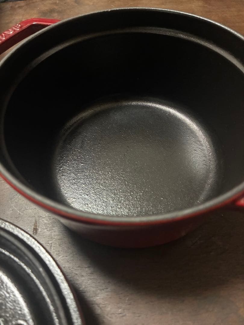 STAUB 赤いココット 鍋　16cm幅　ゴールドノブ