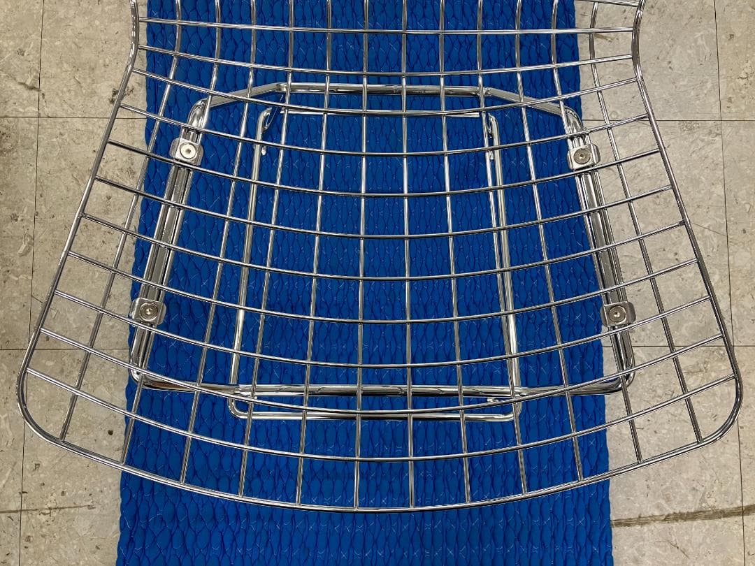 ハイチェア N plus リプロダクト ハリー・ベルトイア シルバー①