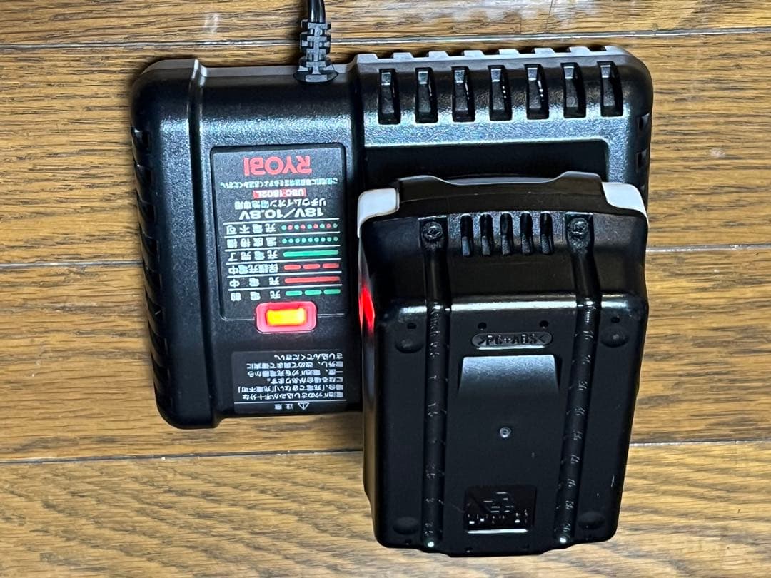 ぱん花リョービ充電式クリーナー BHC-180充電器、サイクロンユニット付