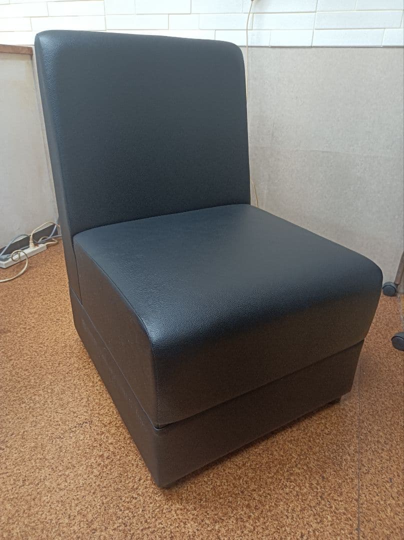 在庫残2脚　PROCEED業務用　1人掛けソファ レザー調　2脚セット（送料込）