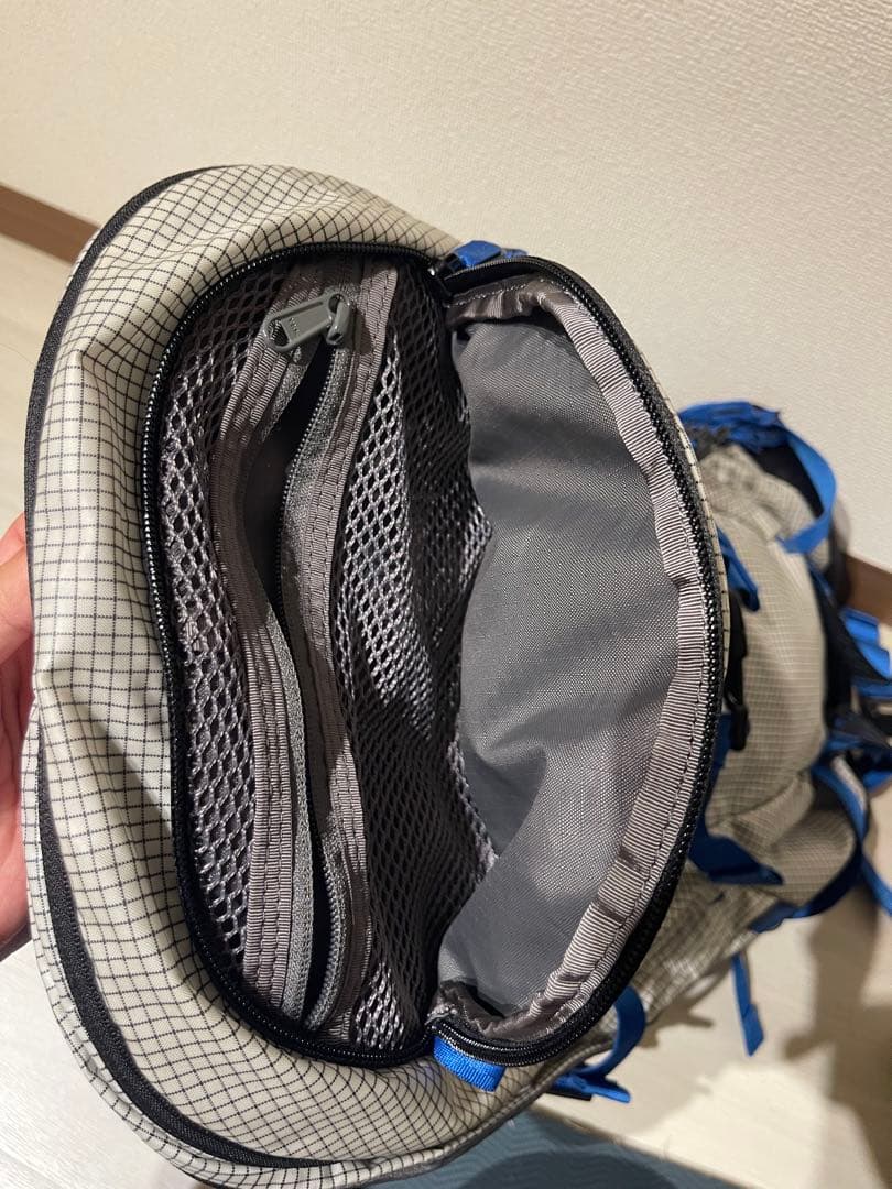 Burton [ak] インクライン 20L バックパック