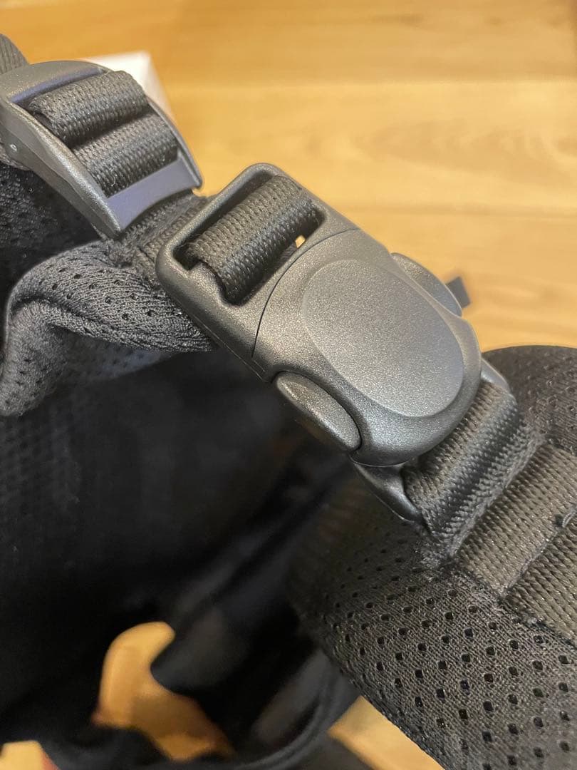 Pittoresk ブラック 抱っこ紐　ベビーキャリアファースト　ピトレスク