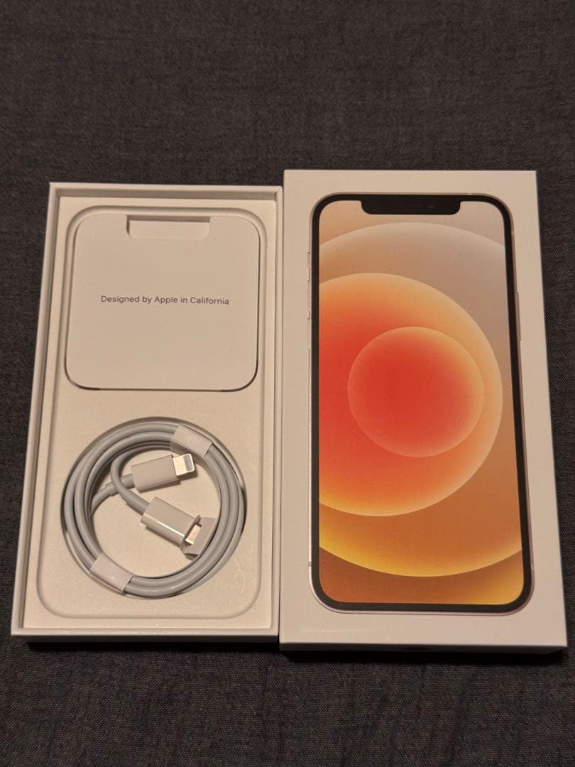 Apple iPhone12 ホワイト64GB 美品