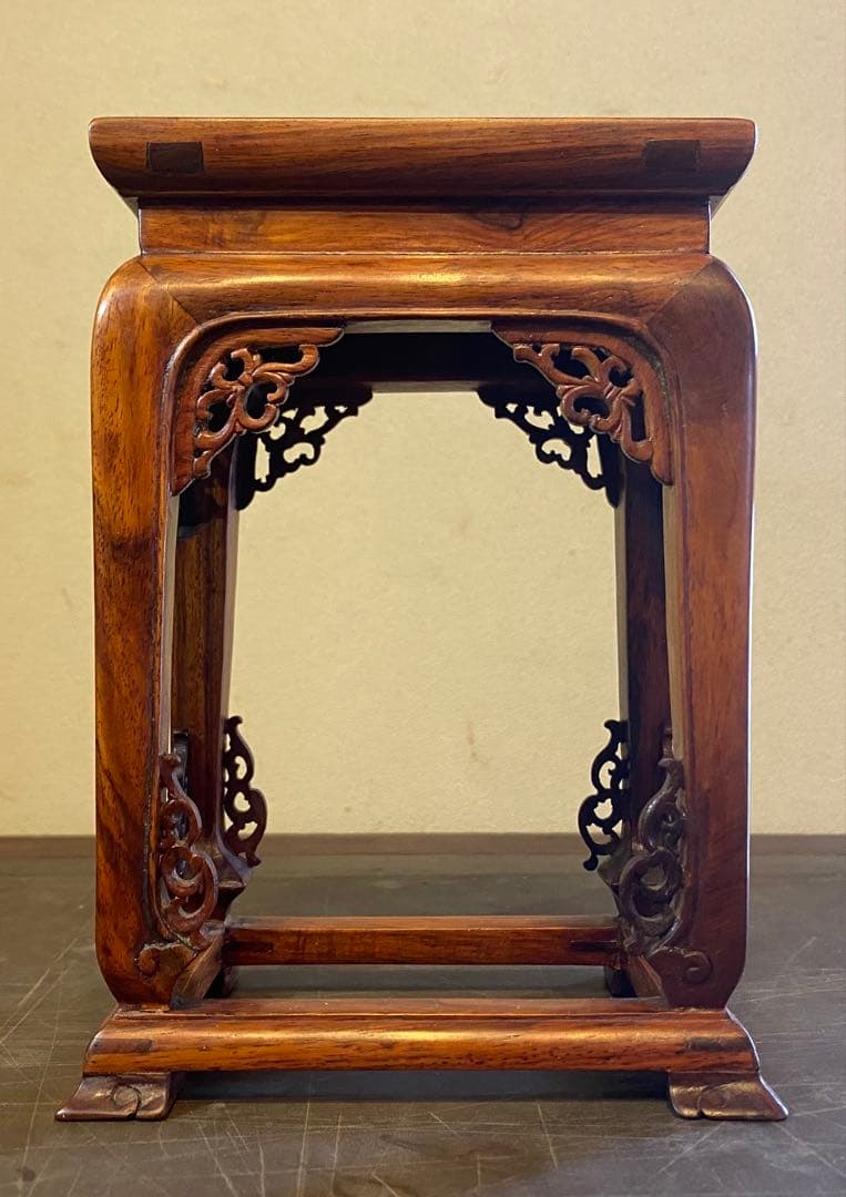 中国アンティーク　透かし彫り 飾り台・花台・香台　全高17cm ヴィンテージレア