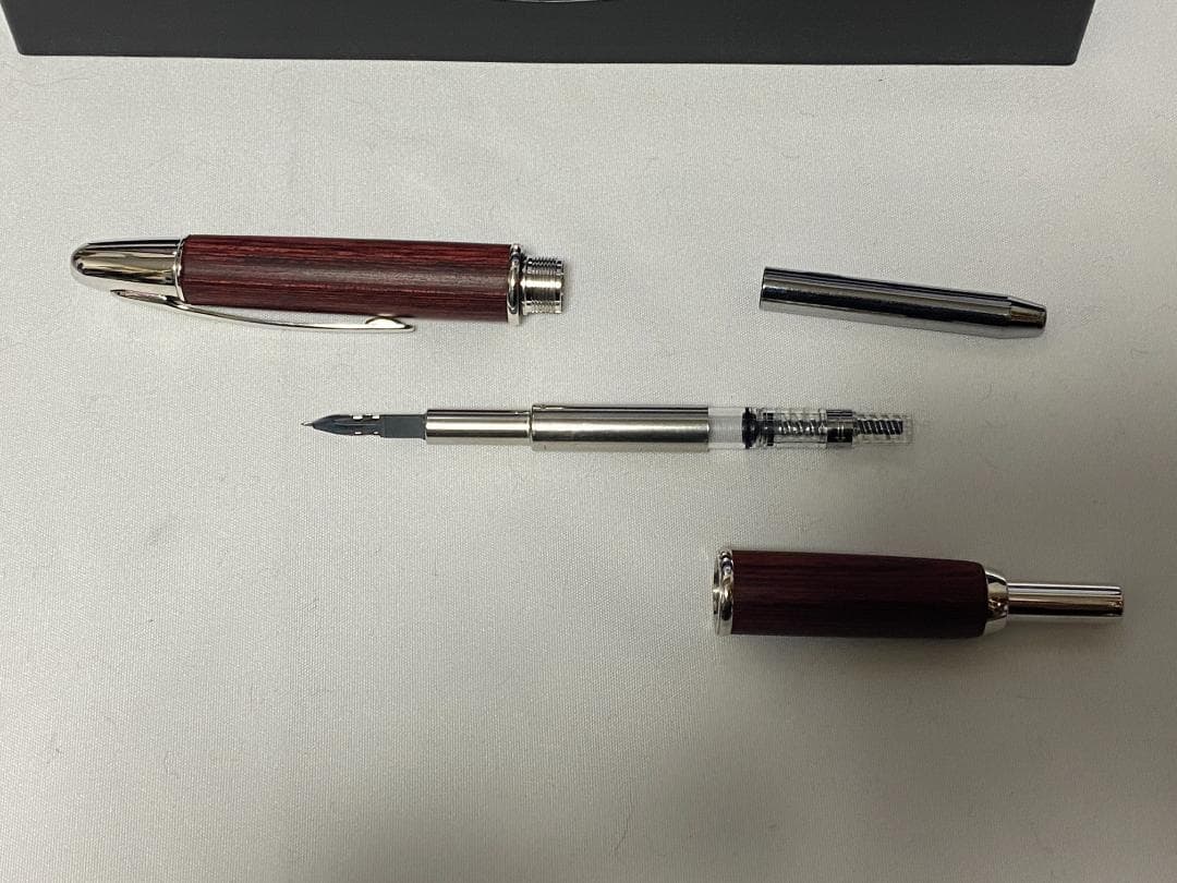 PILOT キャップレス 木軸 ディープレッド EF