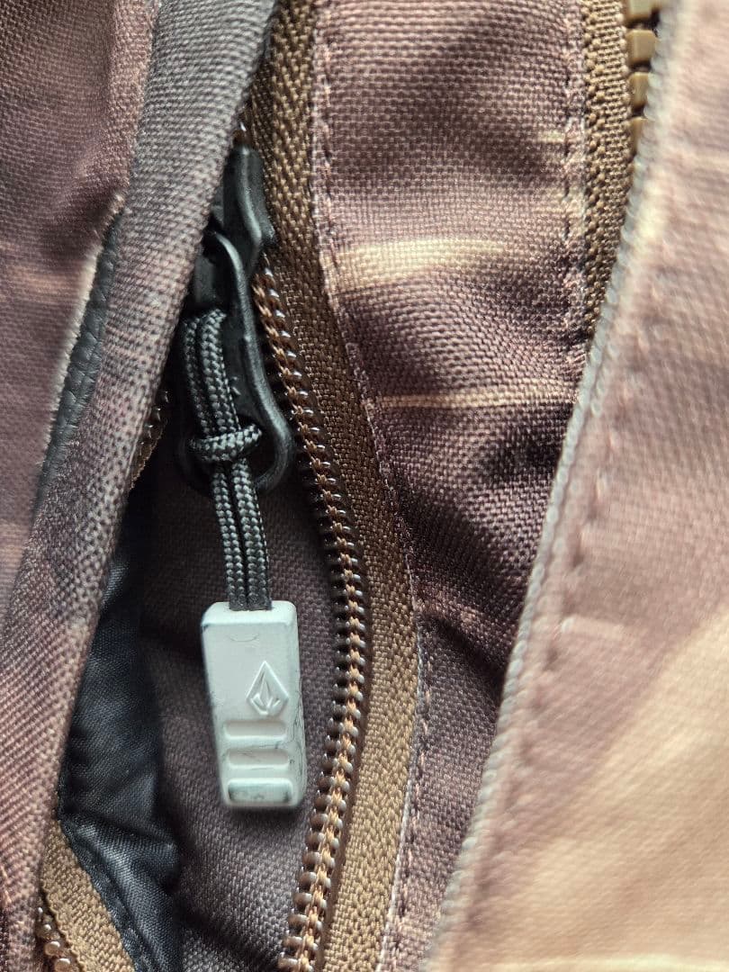 VOLCOM スノーボードウェア上下セット（ZIP TECH）