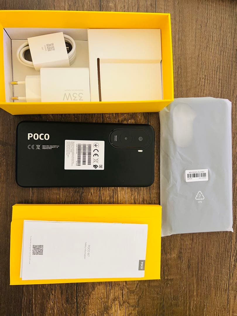 POCO M7 黒　6GB+128GB