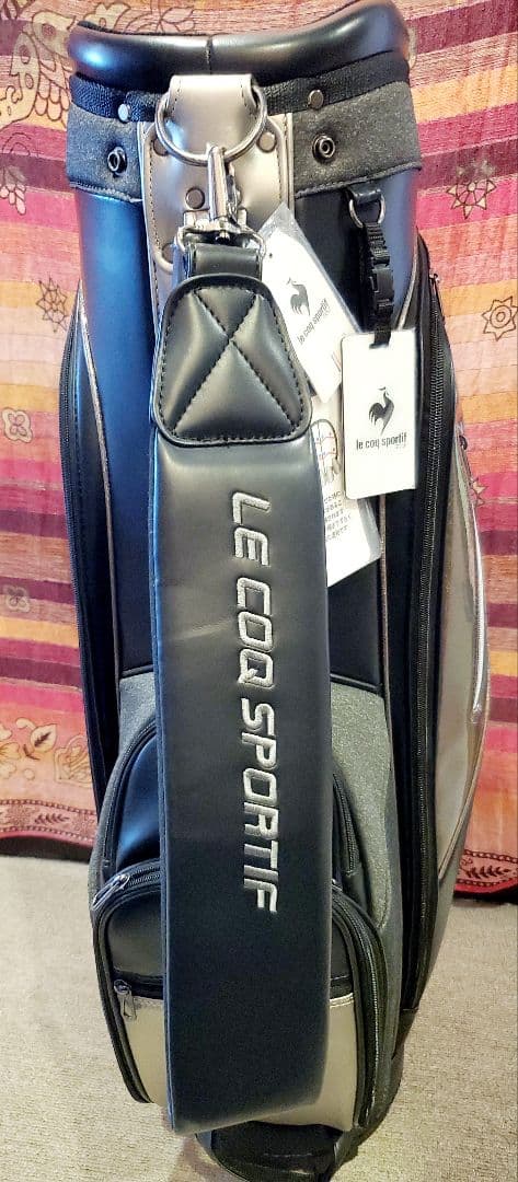 ラ*ィ様 未使用品　LE COQ SPORTIF ゴルフバッグ 黒・メタリック