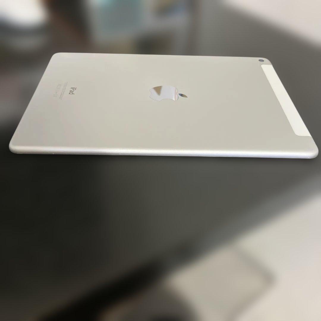 Apple iPad Air2 第2世代128GB シルバー　セルラーモデル
