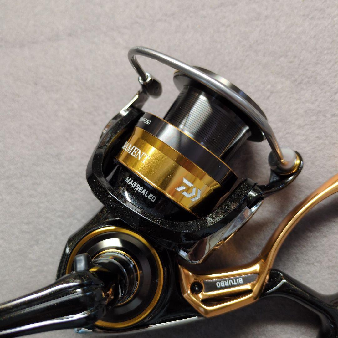 DAIWA22トーナメントISO 2500XH−LBD美品