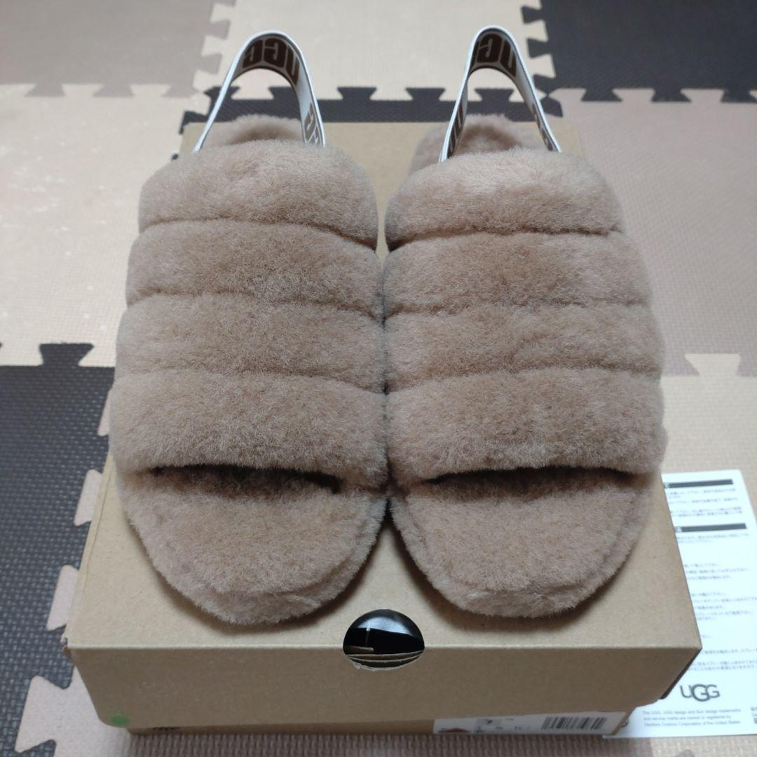 な*る様 ★新品★ UGG もこもこサンダル フラッフ 茶色 サイズ7 24cm