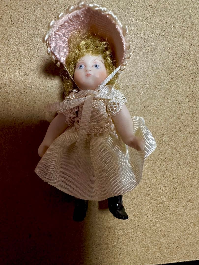 アンティークドール　ガラスケース