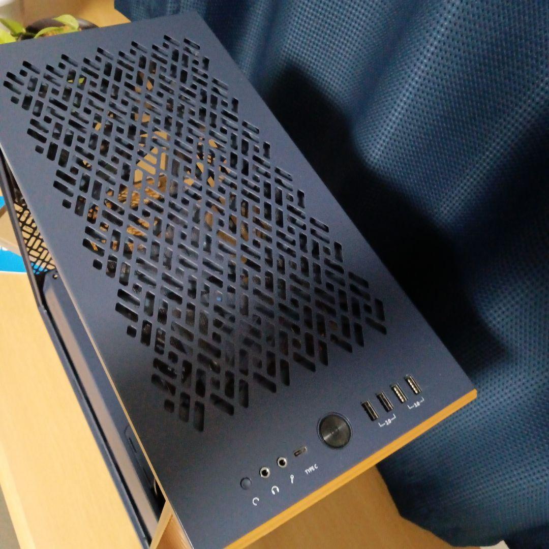 ATX対応　ミドルタワーPCケース　Fractal Design