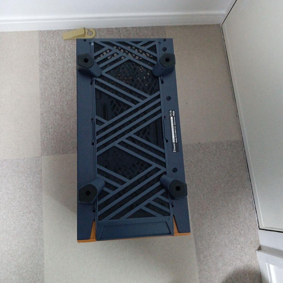 ATX対応　ミドルタワーPCケース　Fractal Design