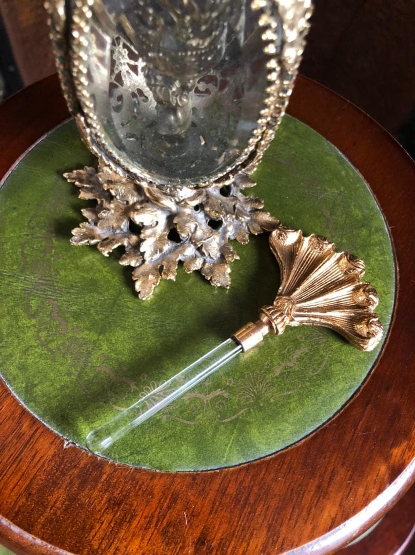 パフュームボトル