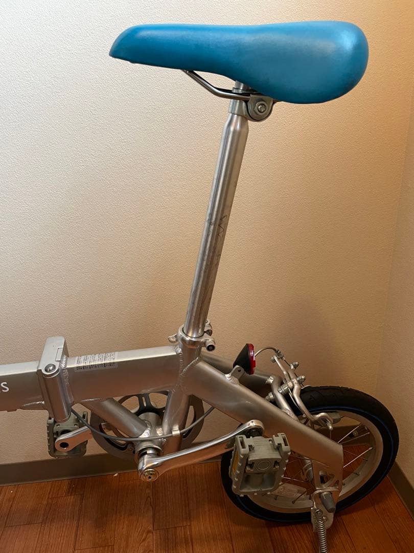 ベネトン折りたたみ自転車(アルミ製・１２インチ。レアもの)+キャリーバッグ