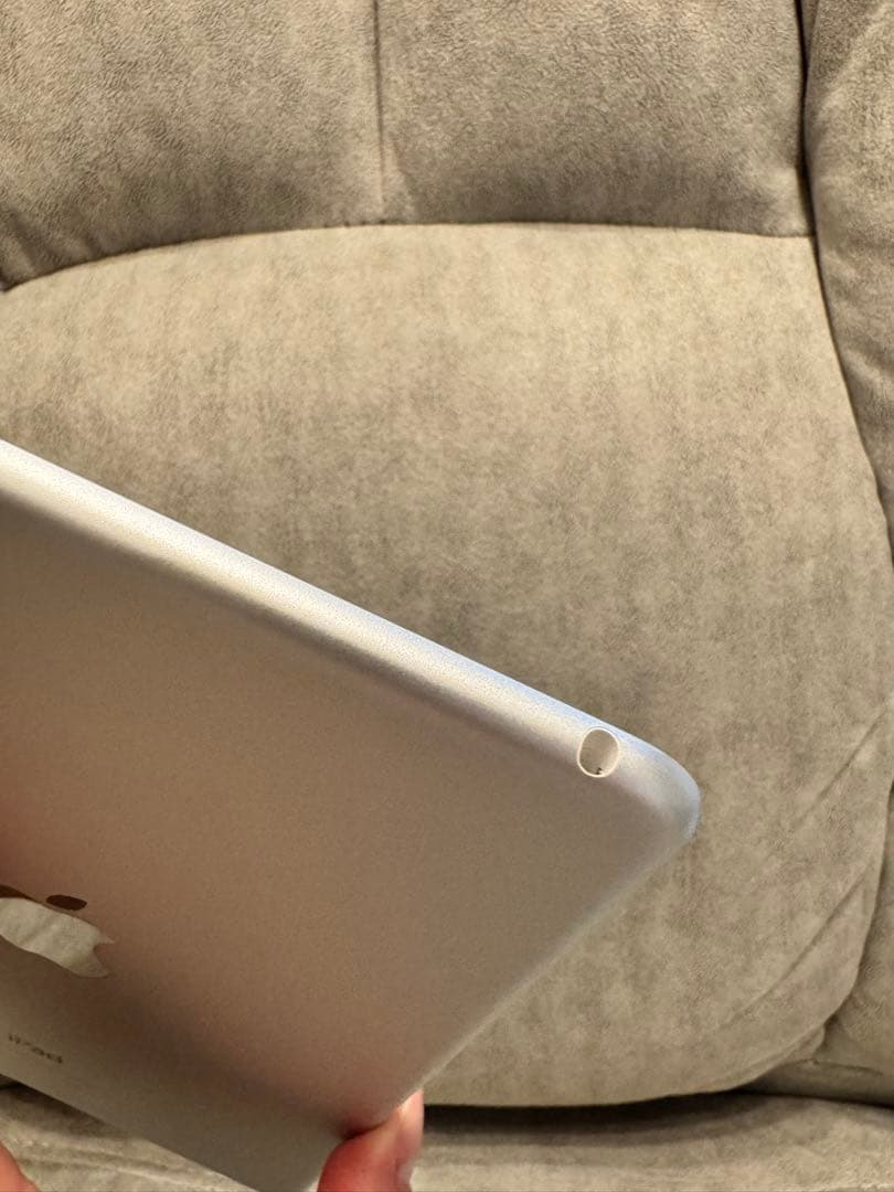 iPad mini 4世代 128GB Wi-Fi シルバー キーボード付