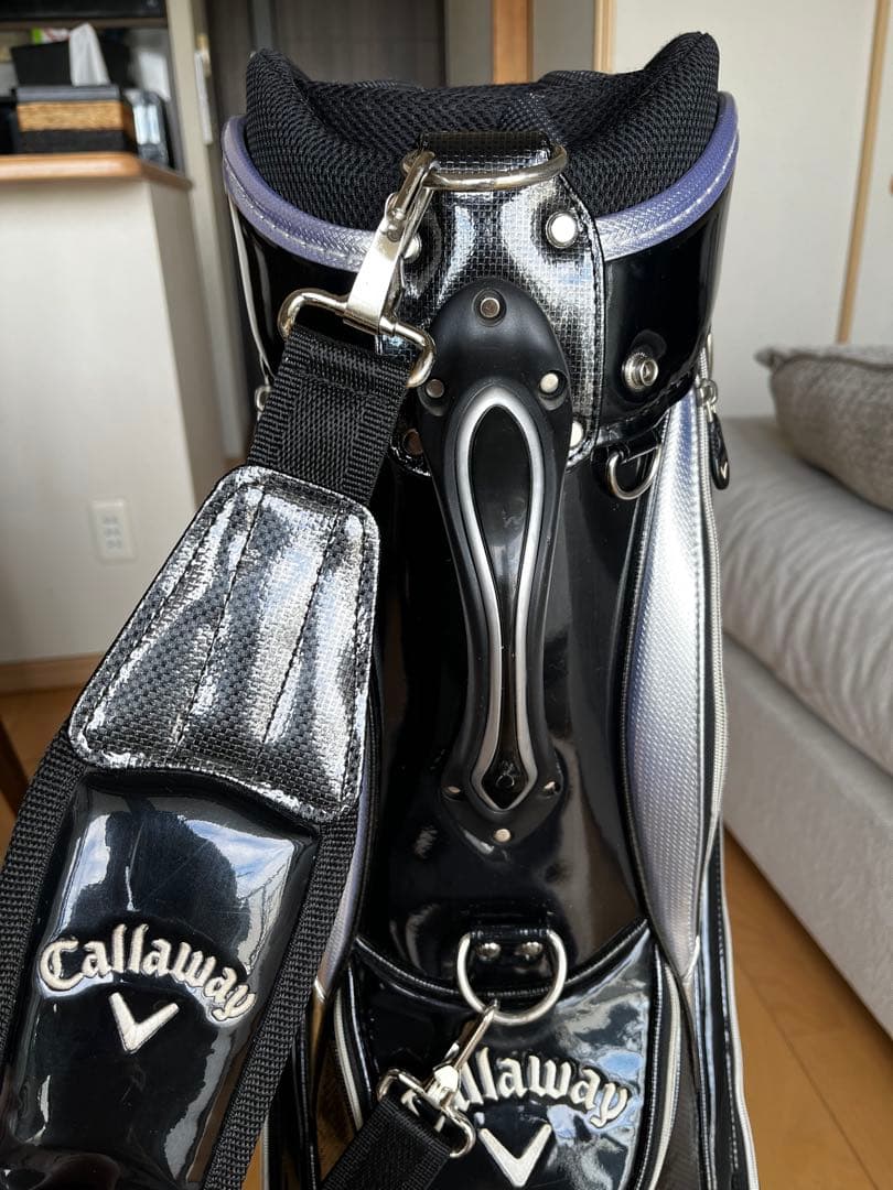 美品キャロウェイ　ド迫力大きめキャディバッグ　エナメル　9型　ブラック×シルバー