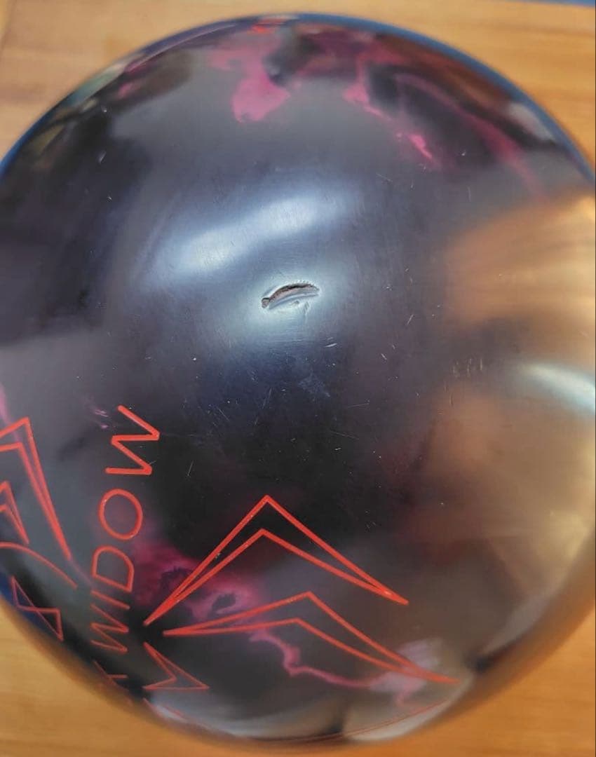 ブラックウィドー　ボウリング