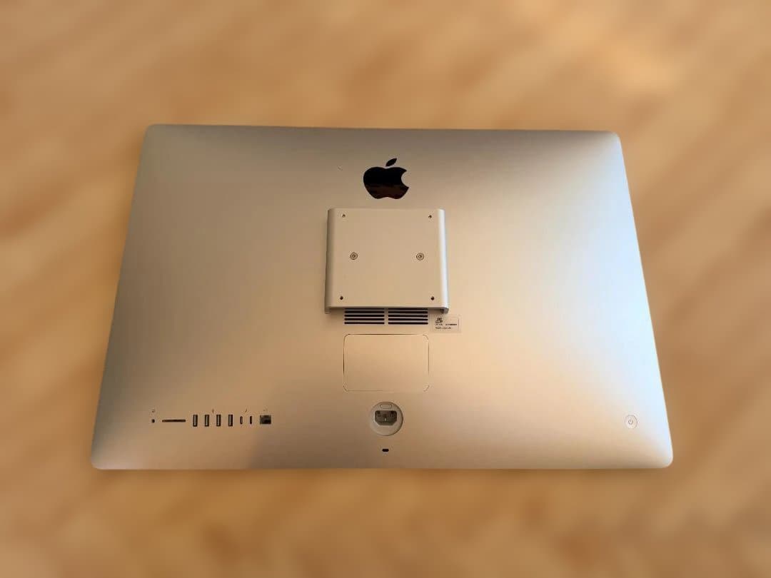 iMac2019 27インチ VESA/5K/i9/72GB/1TB SSD