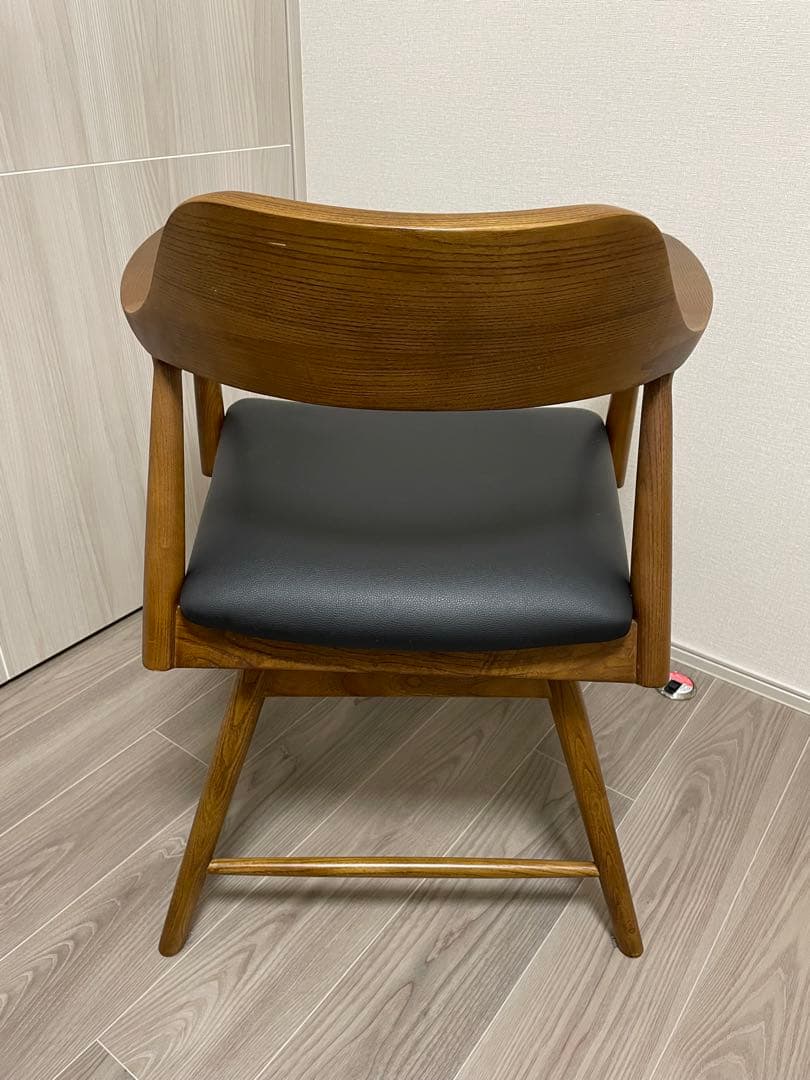 関家具ロジャーダイニングチェア回転オーク色合皮ブラック