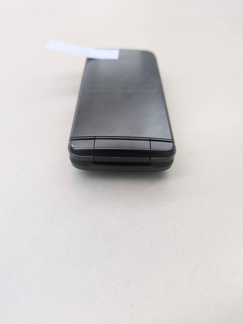 KDDI　GRATINA KYF42 ブラック　携帯電話