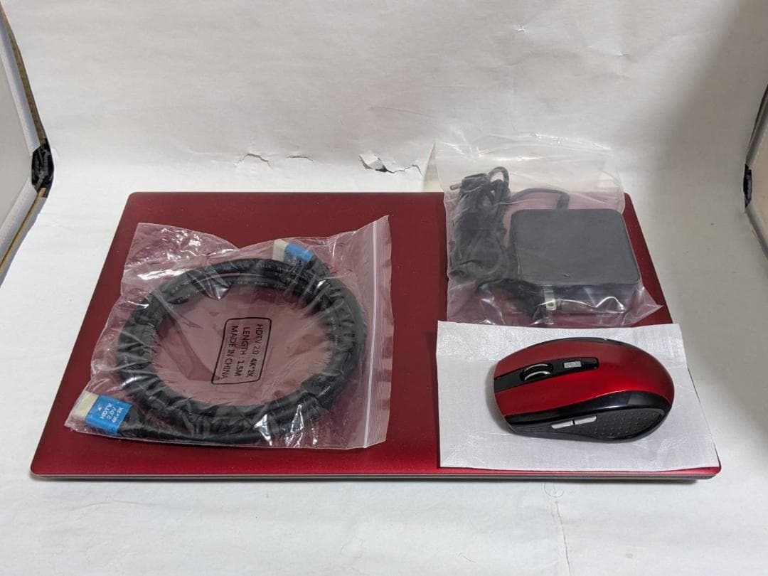 NEC　Lavie　NS300MAR　超美品赤　SSD　WIN11 Office