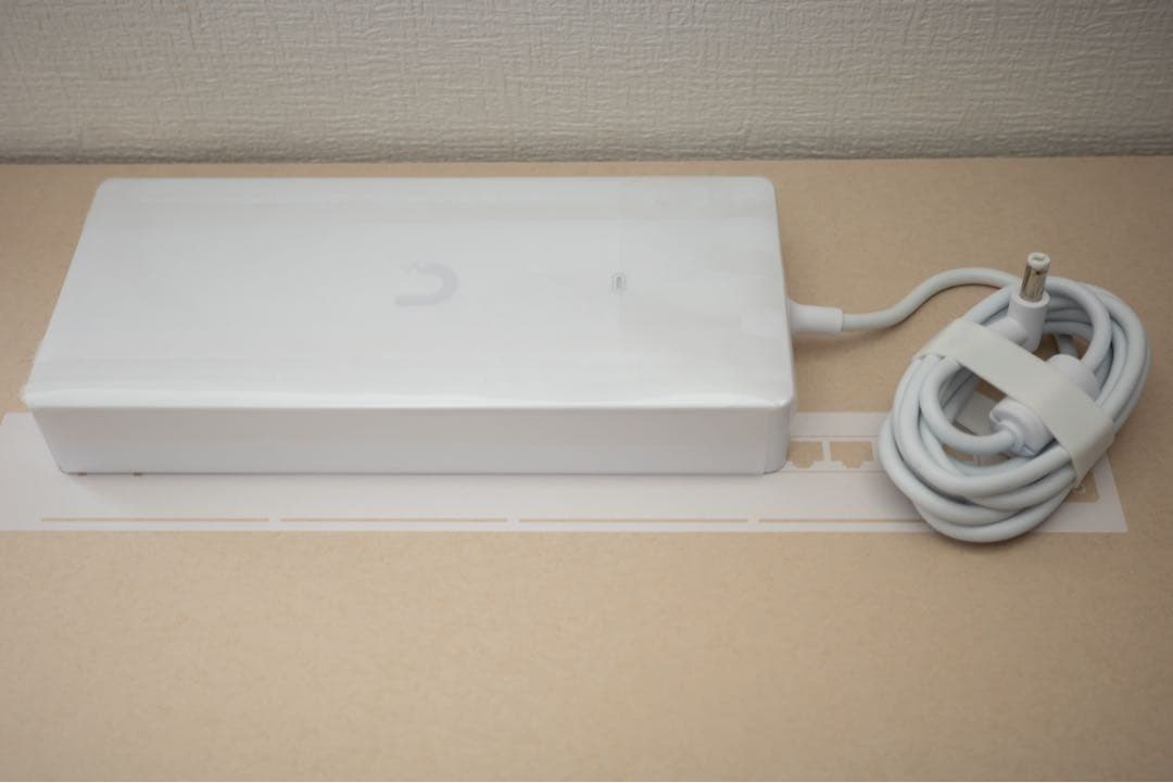 UniFi Pro Max 16 PoE & ラックマウント