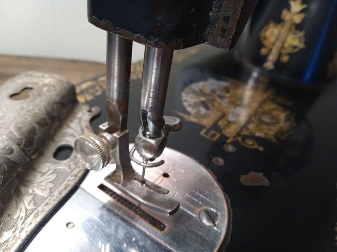 最終超特価　縫うためのアンティークミシン　シンガー　スフインクス　モーター付