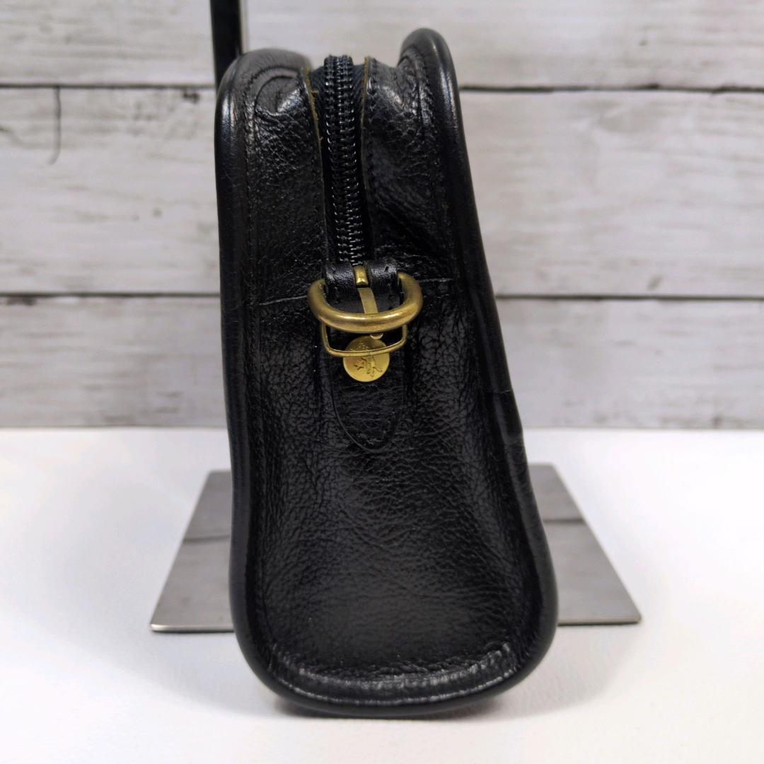 近年 イルビゾンテ IL BISONTE ショルダーバック ブラック シボ