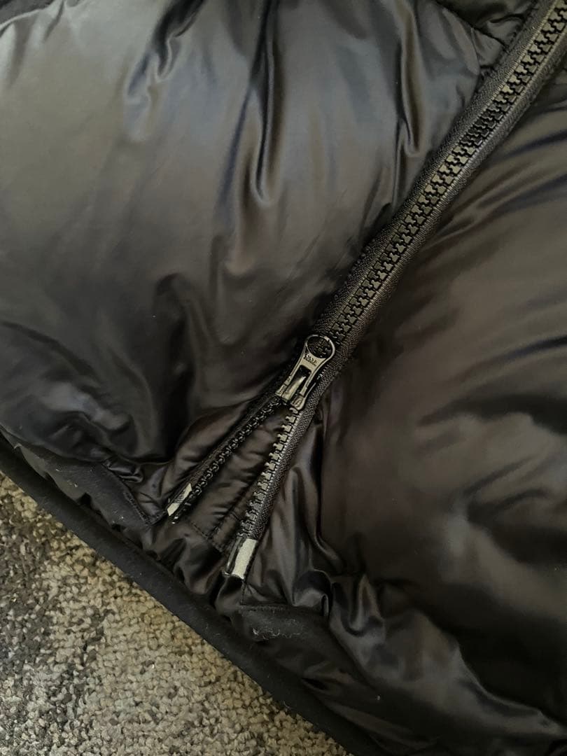 フェザードフレンズ　FEATHERED FRIENDSダウンベスト　黒