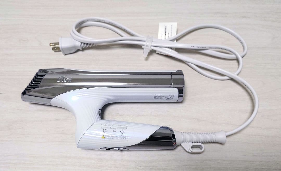 リファ　ビューテック ドライヤー S+　ホワイト