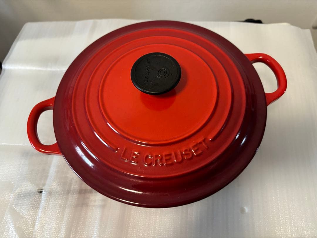 【美品】ル・クルーゼ シグニチャー ココット・ロンド 20cm チェリーレッド