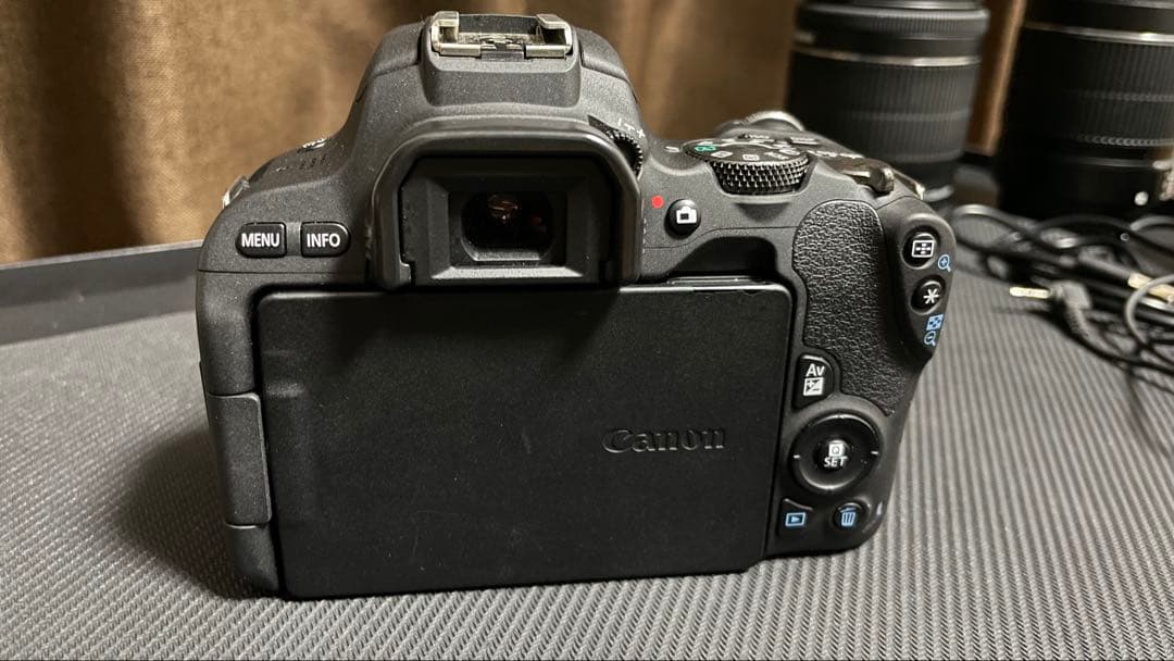 キャノンEOS Kiss X9 レンズ×3セット【中古品】