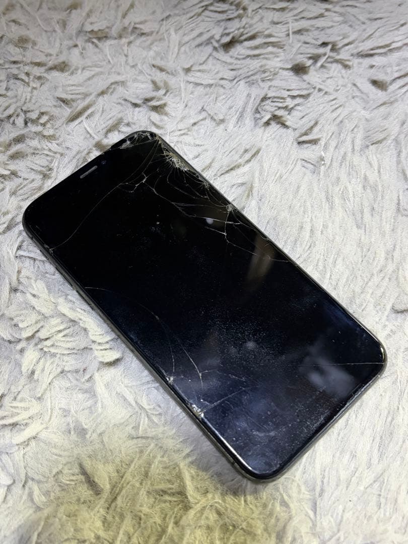 『よしくん』【ジャンク】iPhone X スペースグレー 256GB