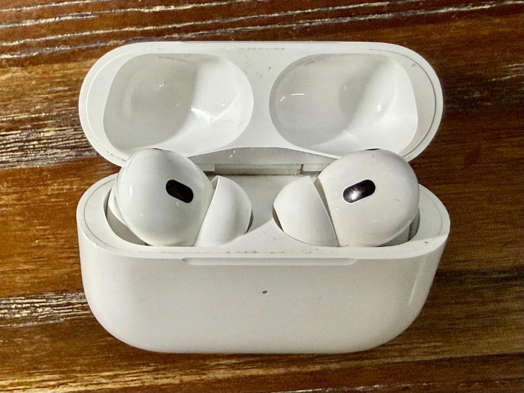 AirPods Pro 第2世代 Lightning ケース傷あり