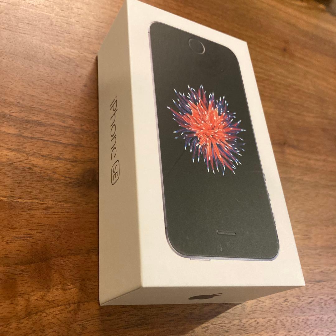 Apple iPhone SE シルバー 第一世代　64GB