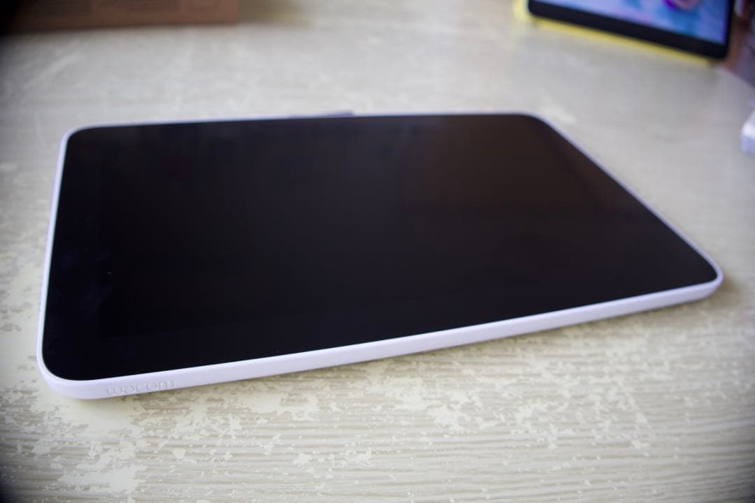 液晶ペンタブレット本体 木製ペン・ケーブル付き