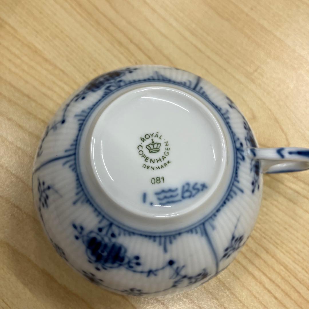   カップとソーサーセット