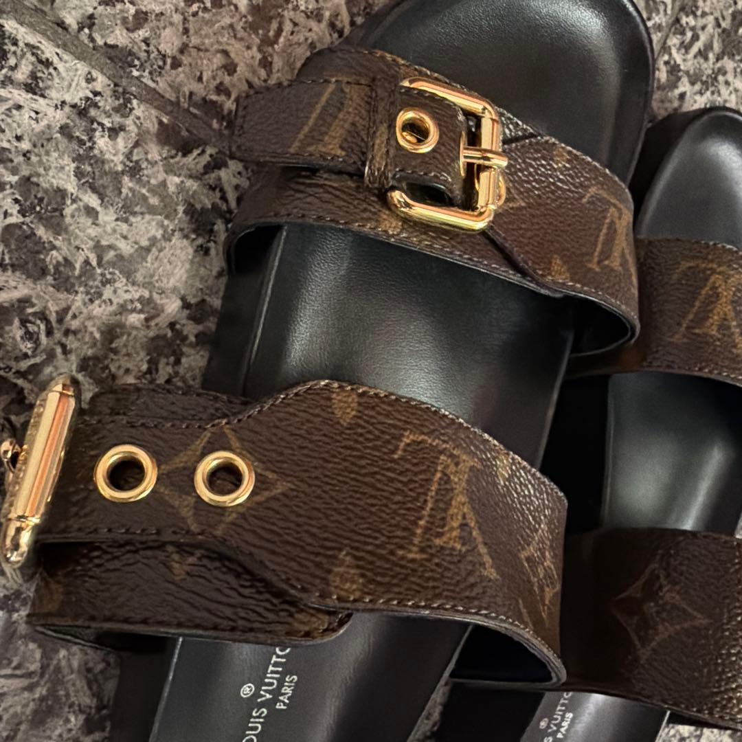 Louis Vuitton ロゴ入りフラットサンダル