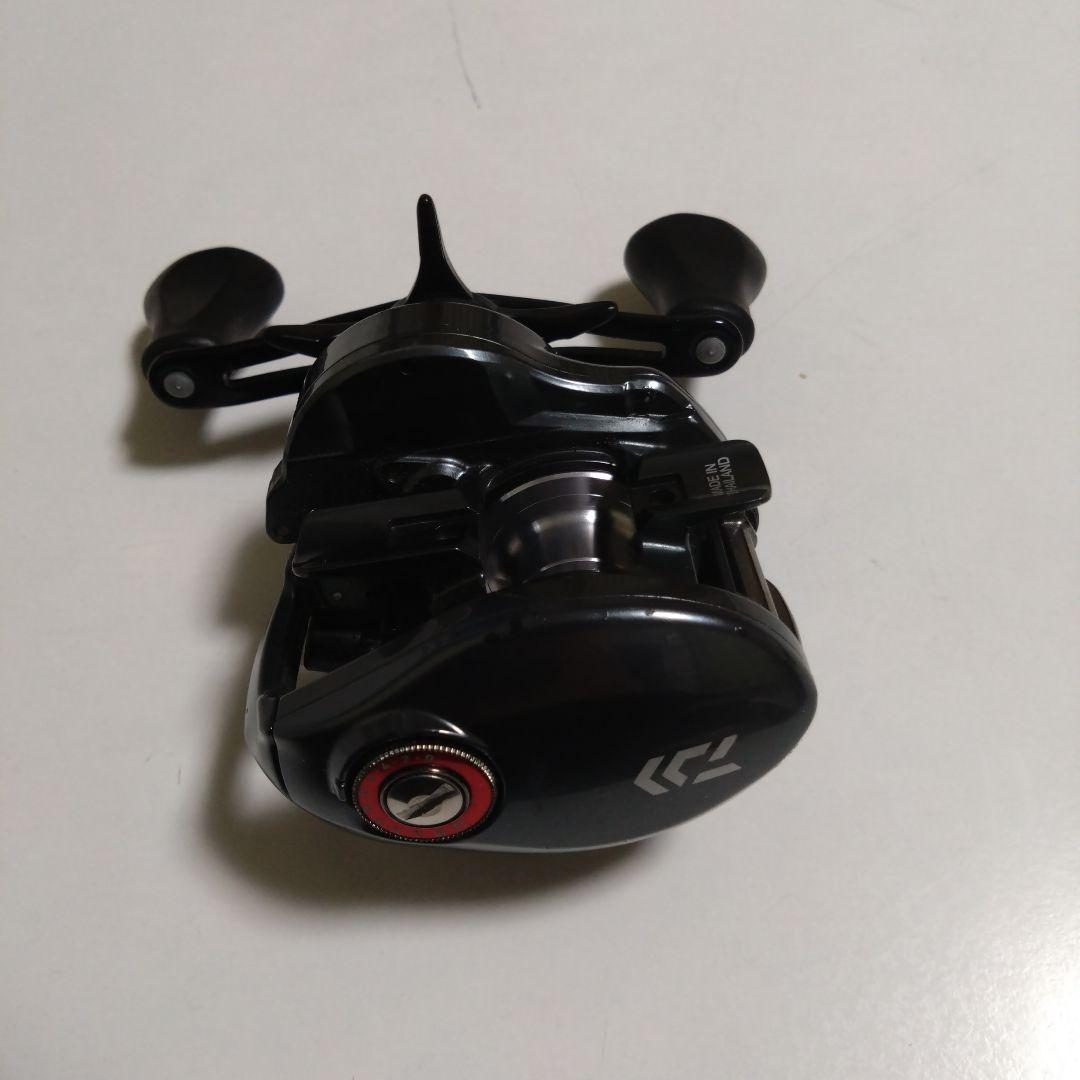 タトゥーラSVTW 7.3 左巻き　ダイワ　ベイトリール