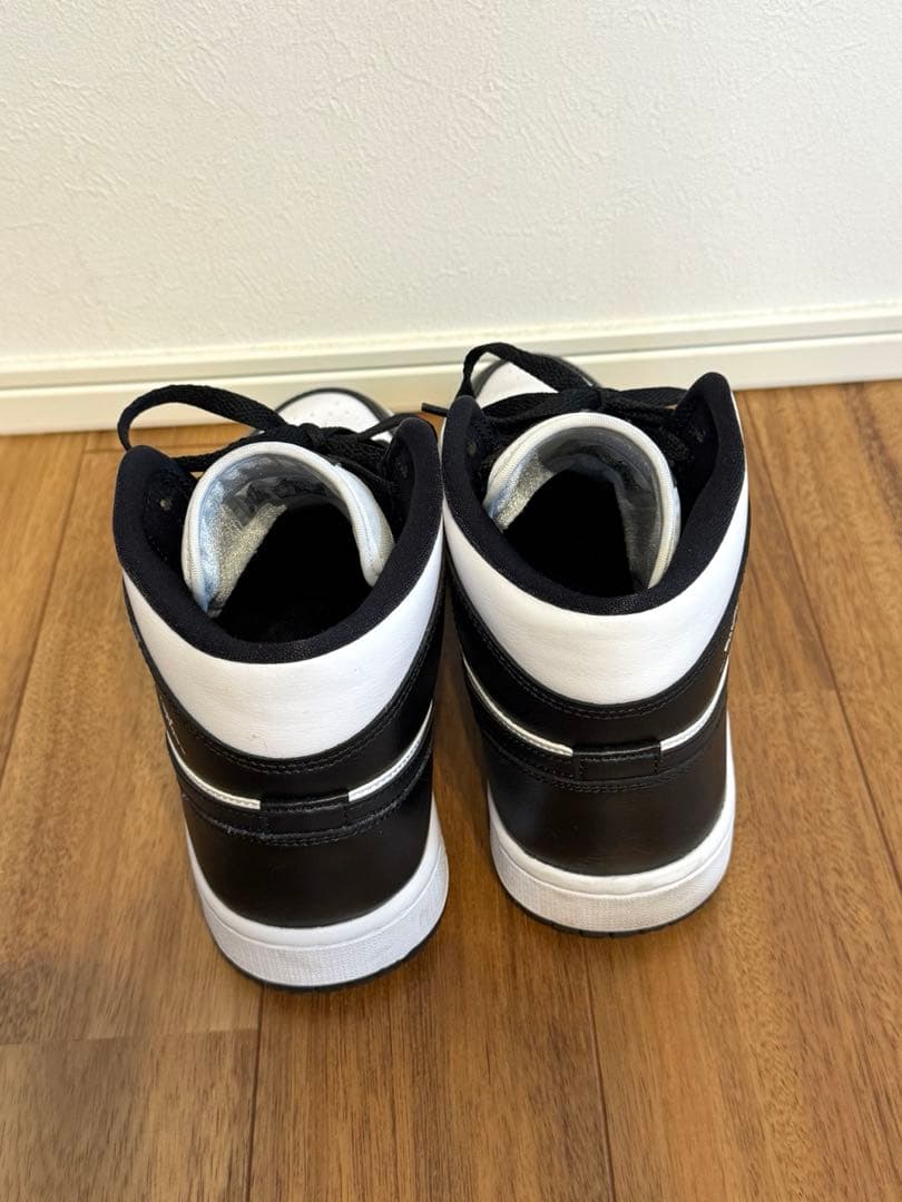 Nikeエア ジョーダン 1 MID 26.5 箱あり　白黒