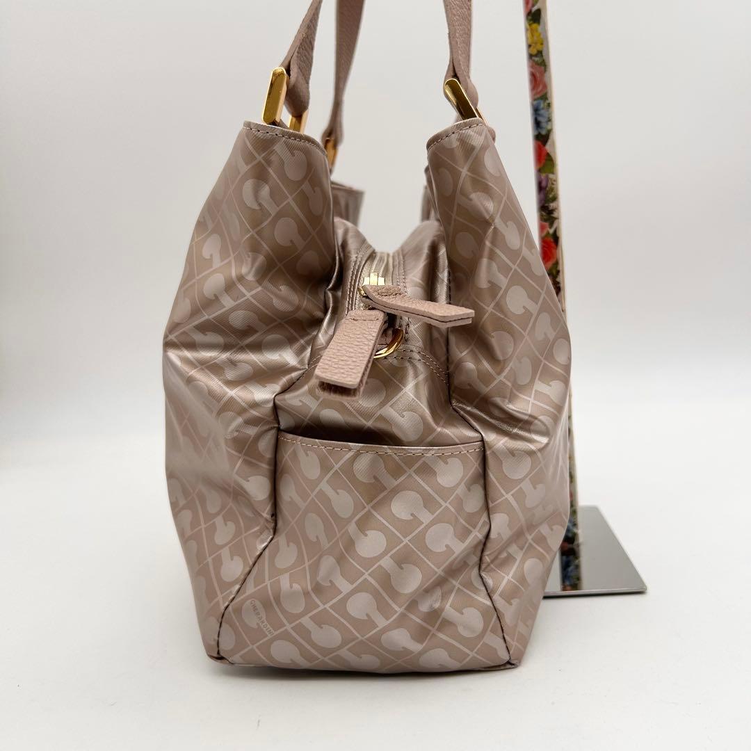 未使用　ゲラルディーニ　ソフティ　ショルダーバッグ　2way　肩掛け　斜め掛け