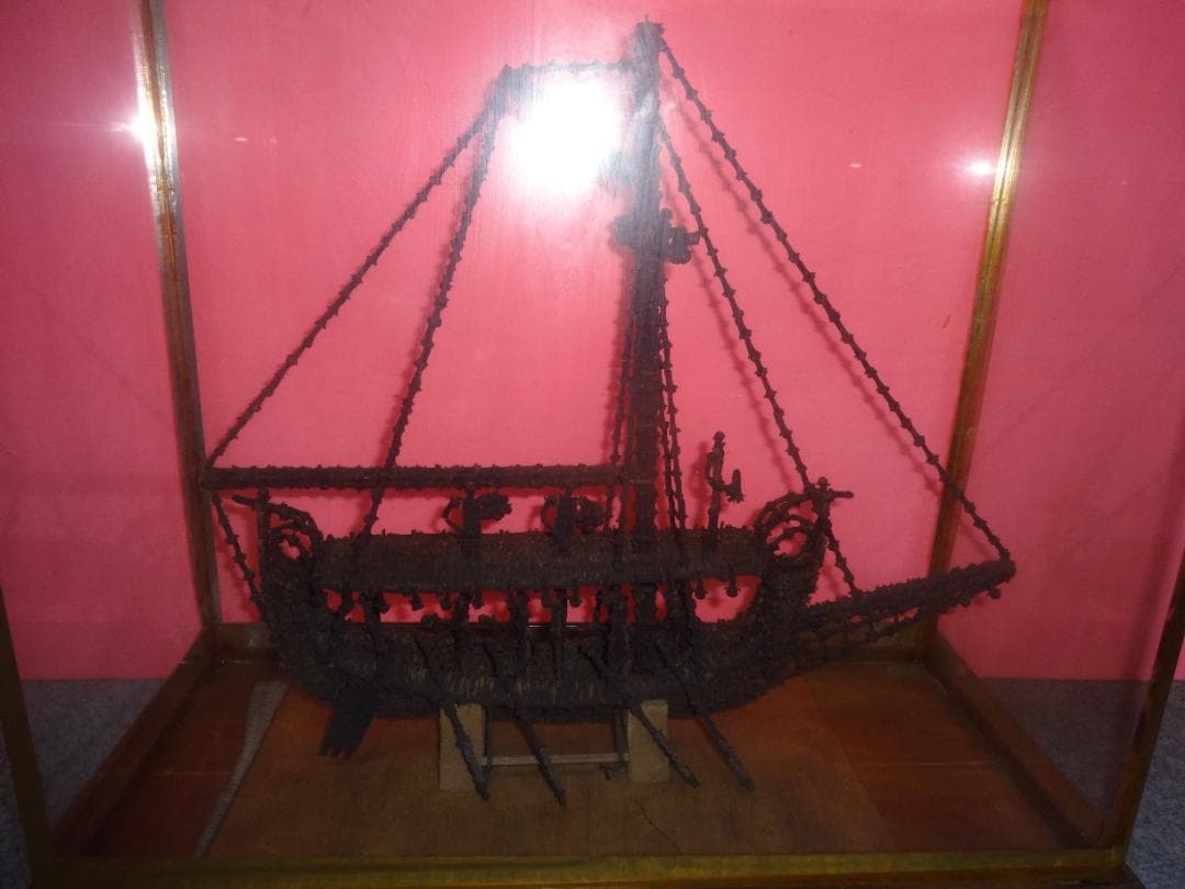 アンボン島の香木の船（人間国宝作成）