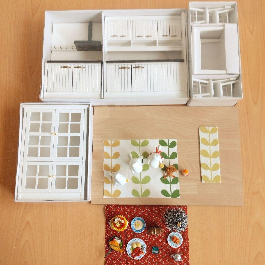 ムーミンフィギュア＆木製家具（白）＆豪華おまけ付きクリスマスミニチュアセット