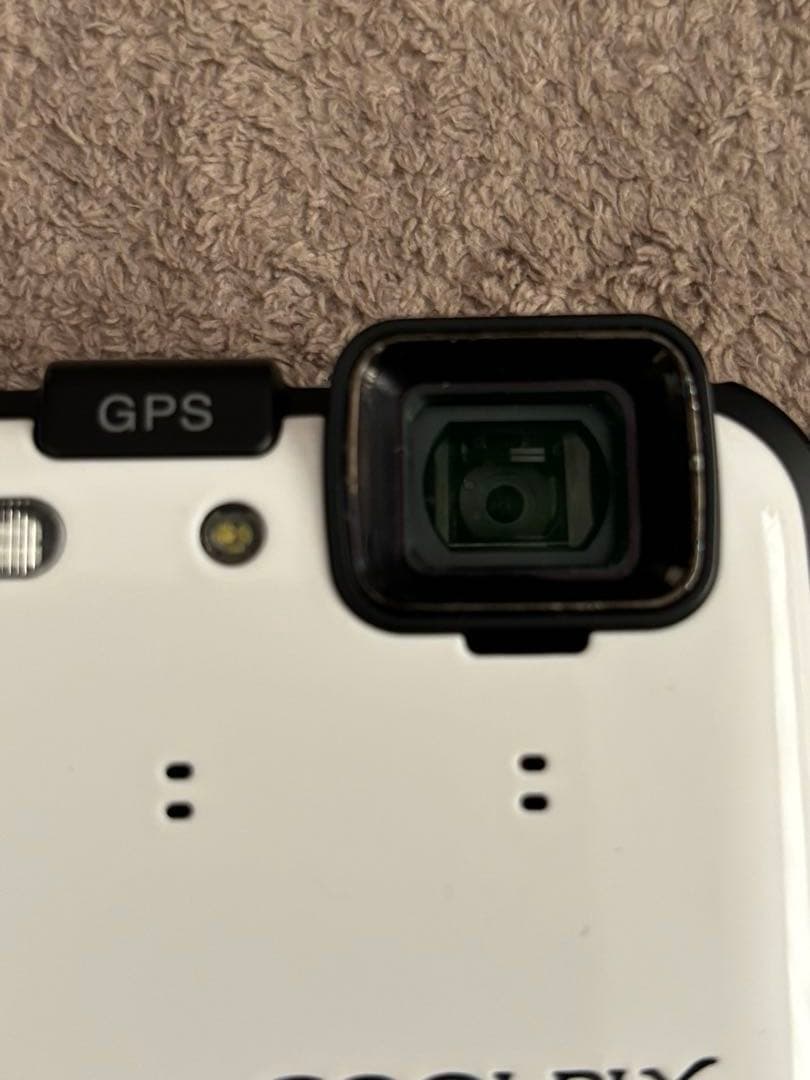 美品　Nikon COOLPIX AW100 デジタルカメラ ナチュラルホワイト