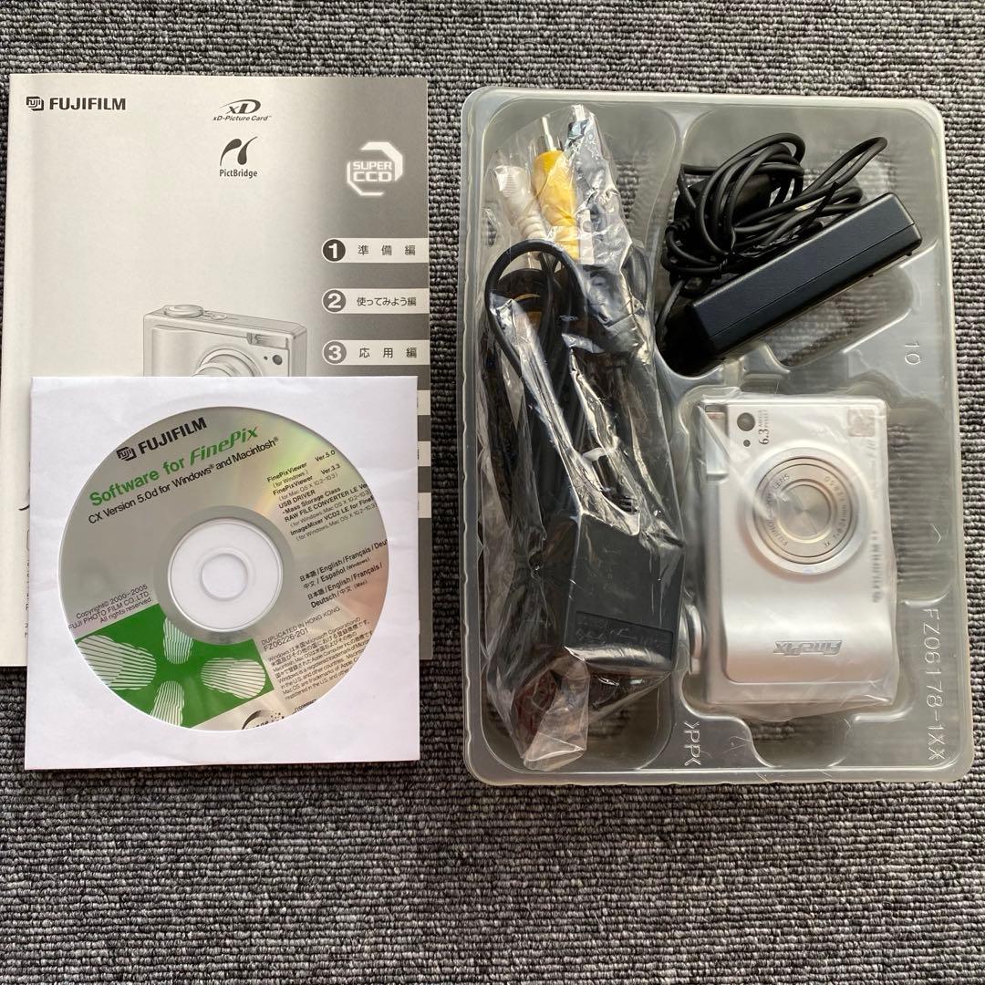【美品】Fujifilm FinePix F10 コンパクトデジタルカメラ