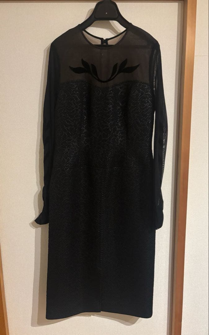 【ほぼ新品】タエアシダ　長袖チュール×フロッキーワンピースドレス Lサイズ