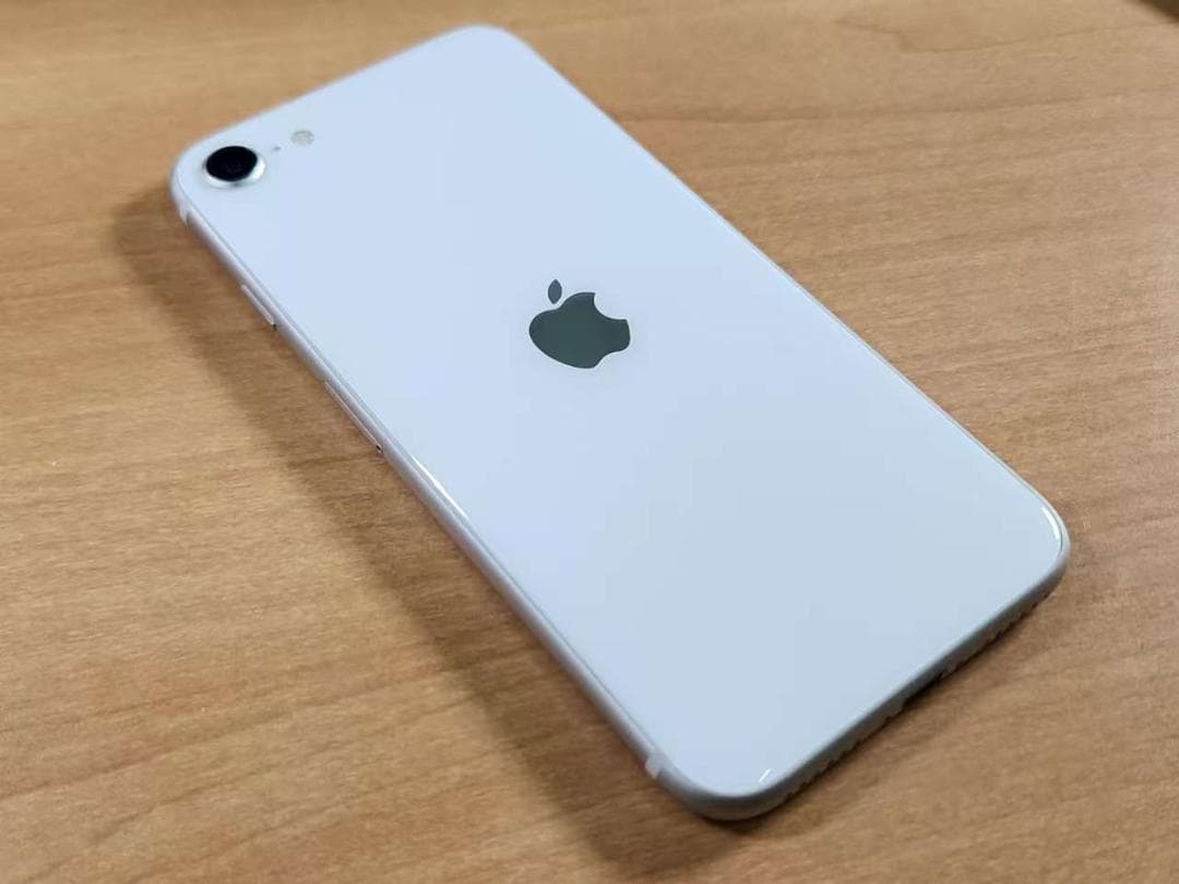 020500F iPhone SE 第3世代A2782 64GB 最大容量87%